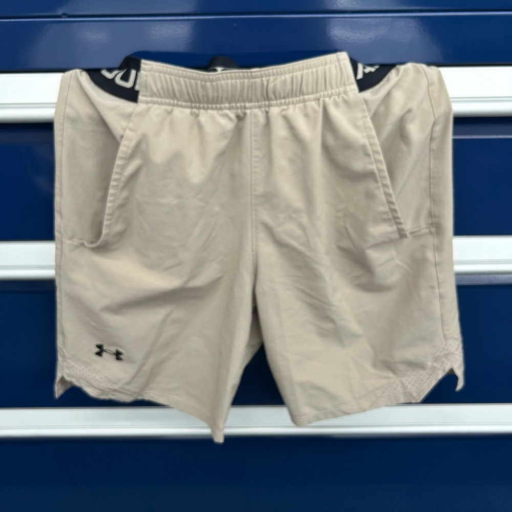 Under Armour Men's Beige Athletic Shorts